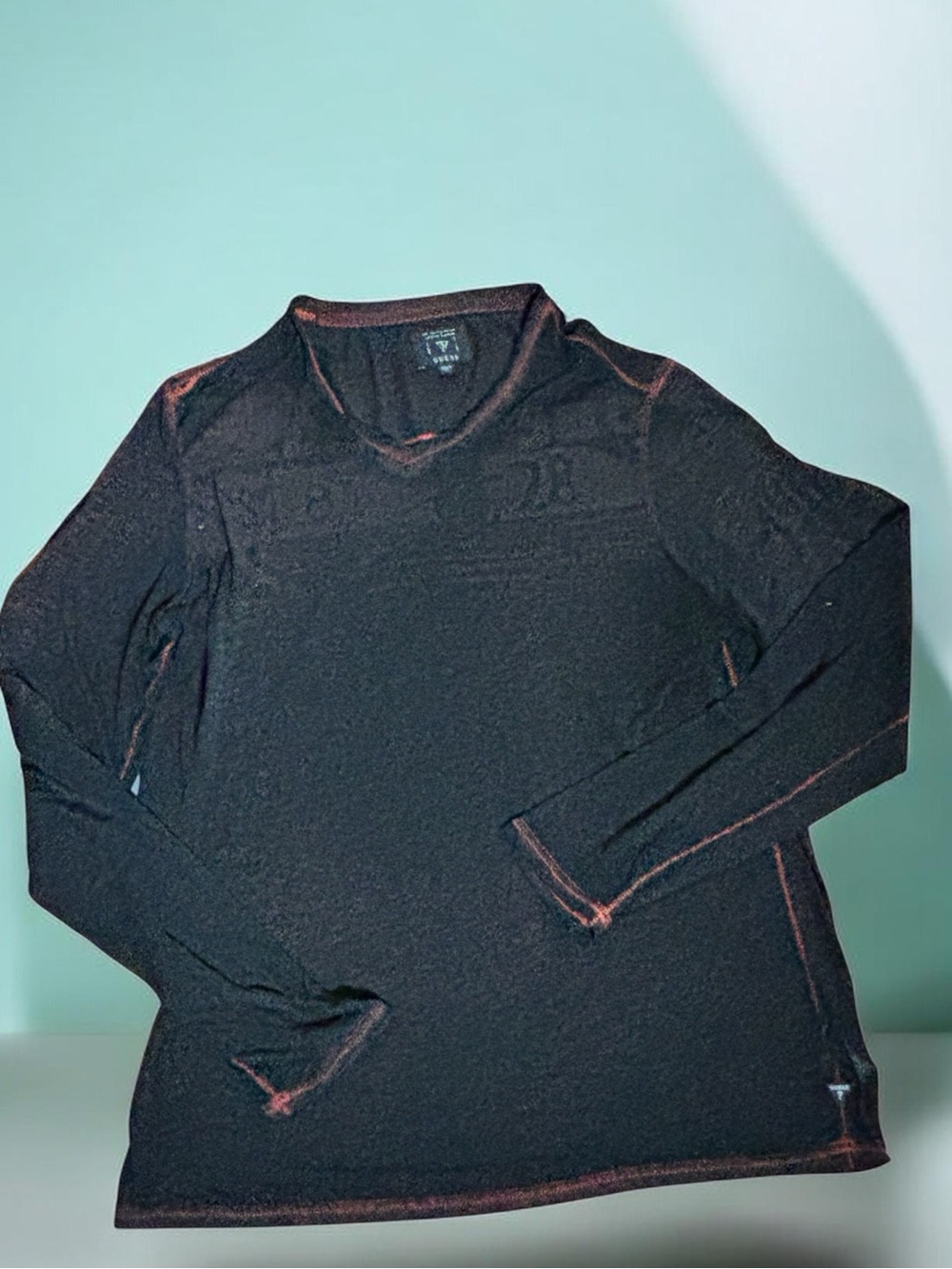 vintage-style GUESS long-sleeve raw-edge shirt
